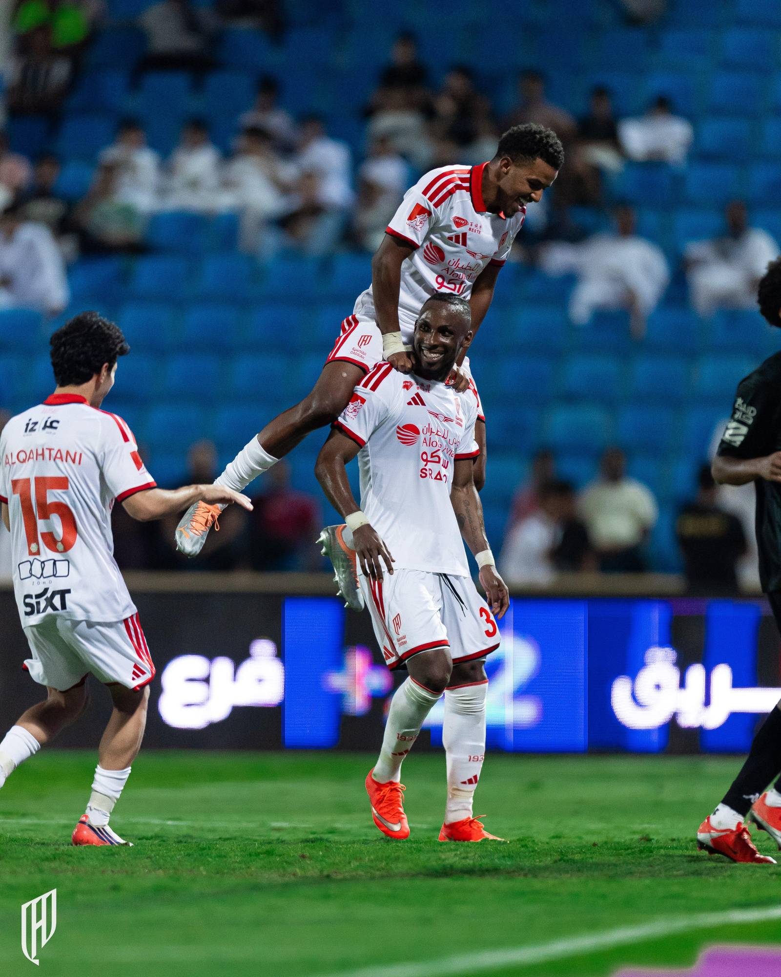 $!Julián Quiñones brilla con gol y asistencias en la goleada del Al Qadsiah
