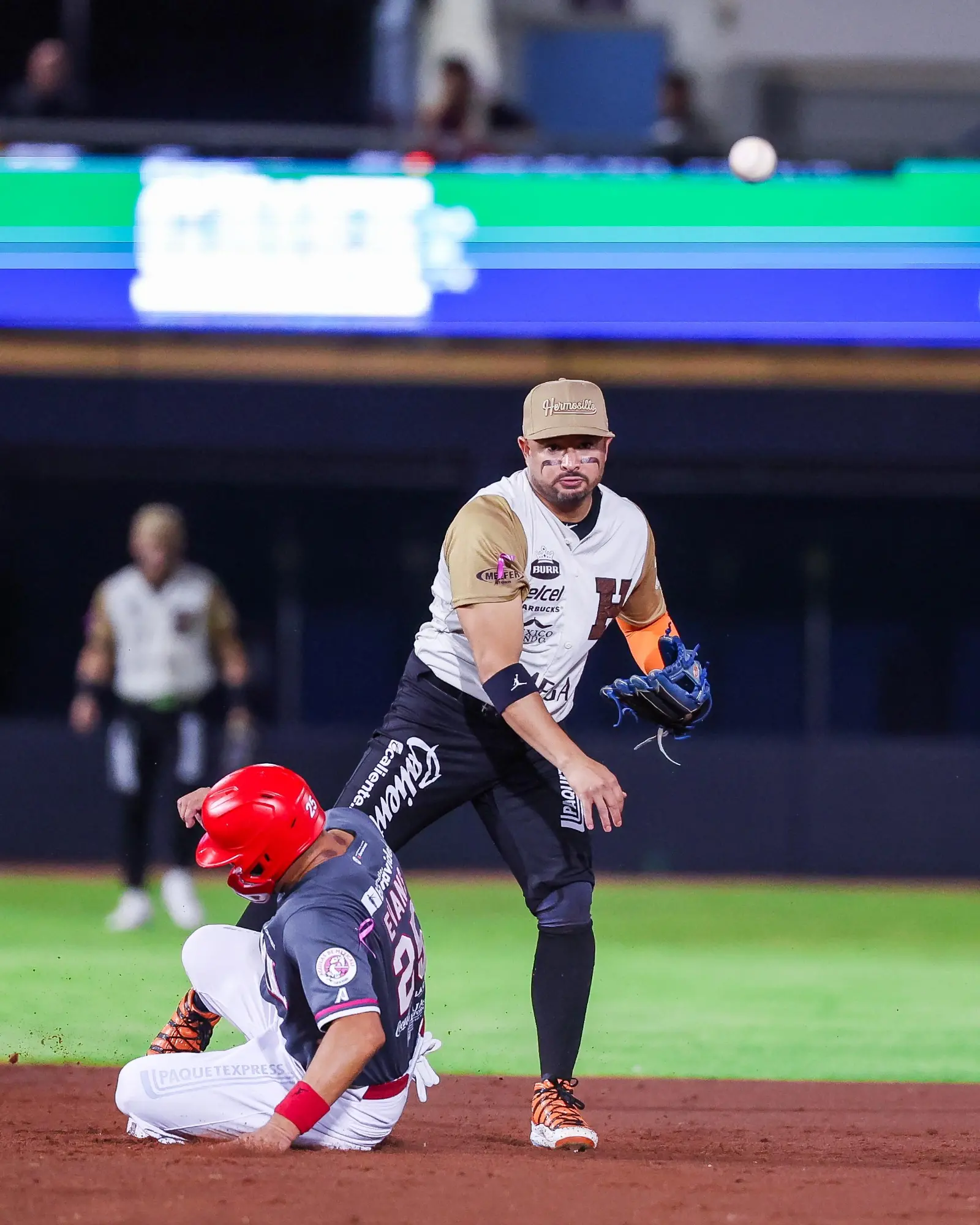 $!Águilas de Mexicali vence 6-3 a Naranjeros de Hermosillo e iguala la serie en el ‘Nido’