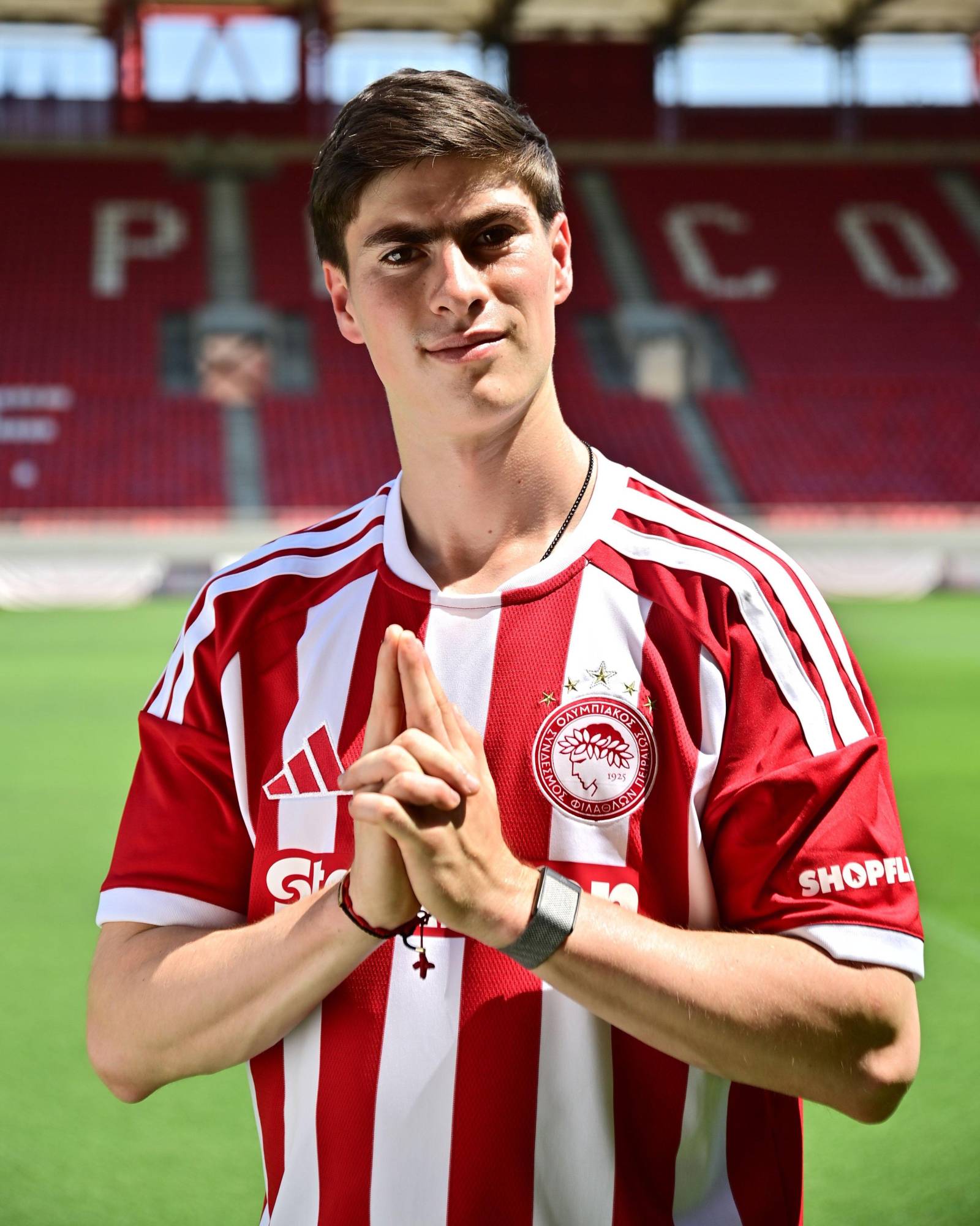 $!Hormiga González deja a Chivas y da el salto al futbol europeo con Olympiacos