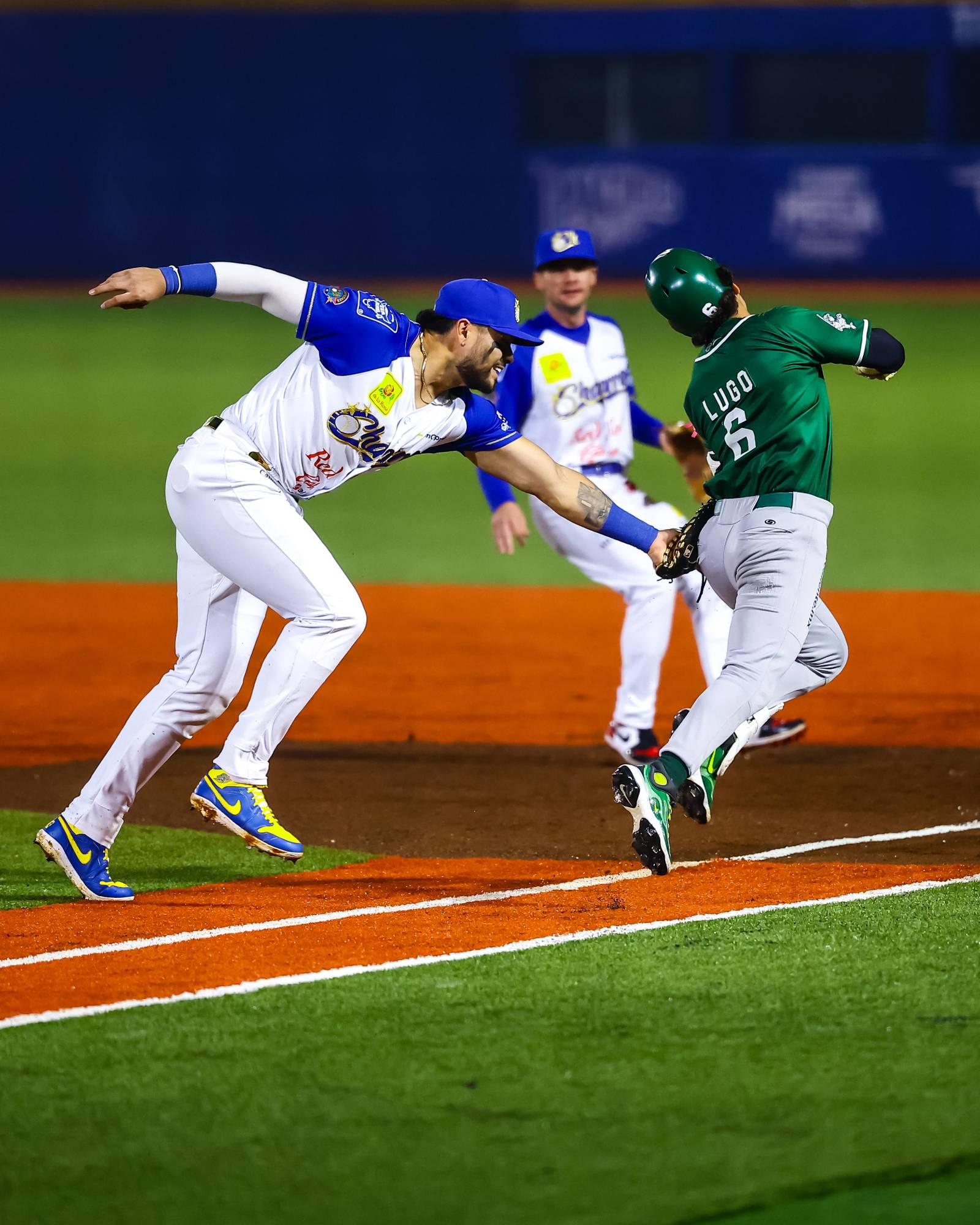$!Charros de Jalisco vence 11-7 a Cañeros de Los Mochis con tres jonrones y amarra la serie