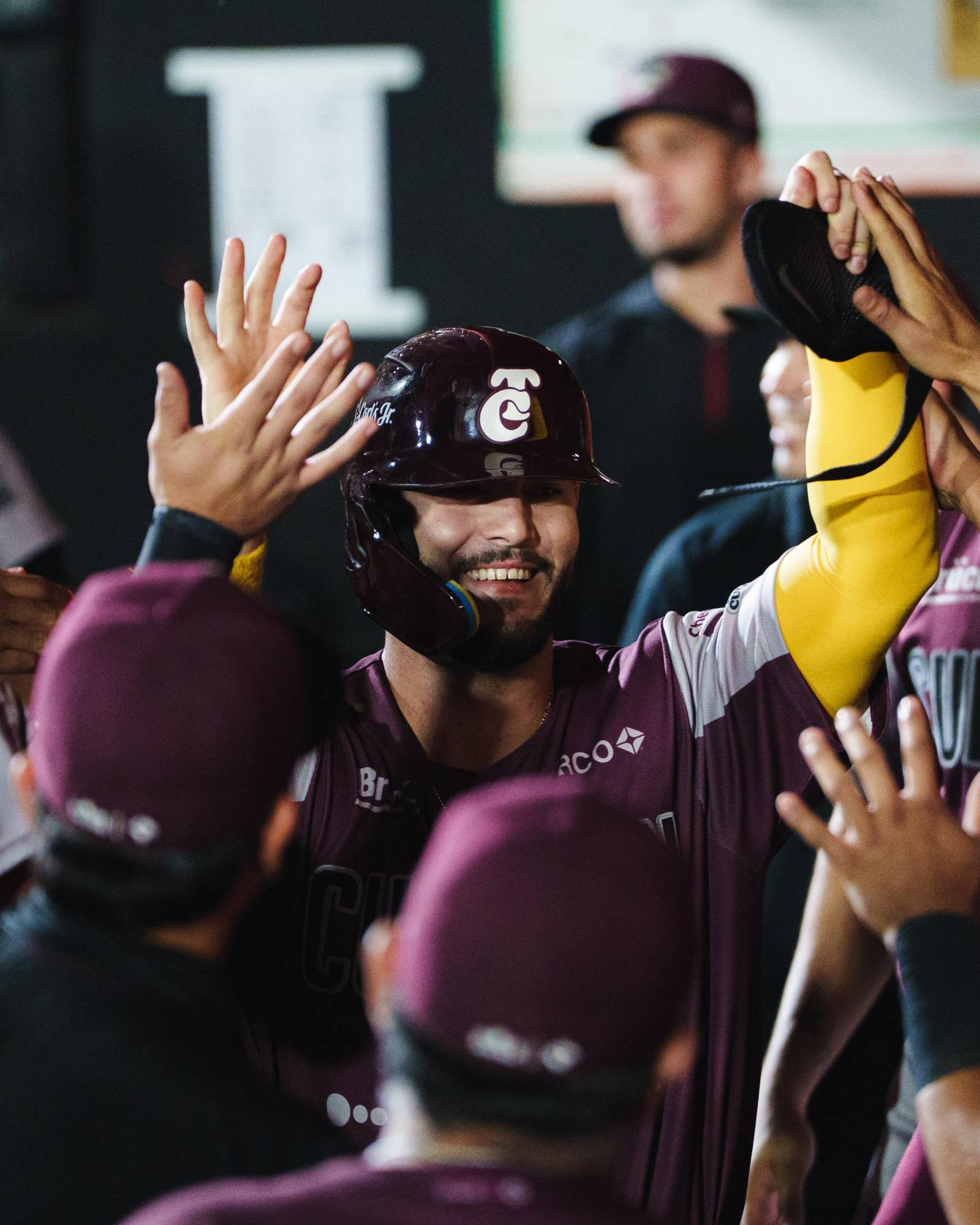 $!¡Tomateros se llevan el duelo de alto voltaje en Hermosillo!