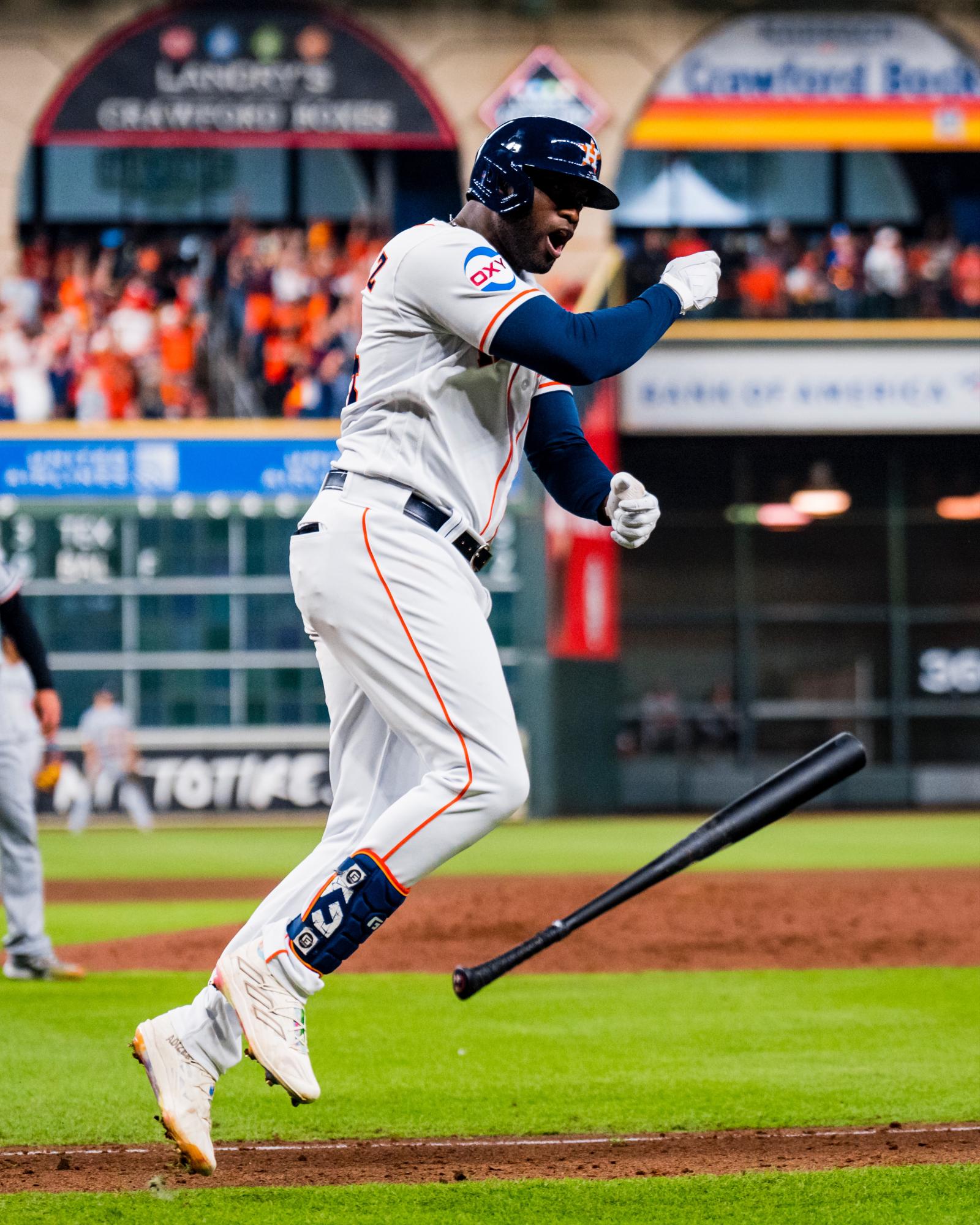 $!Yordan Álvarez y José Altuve pegan jonrones y Astros domina a Mellizos en Juego 1 de la SDLA