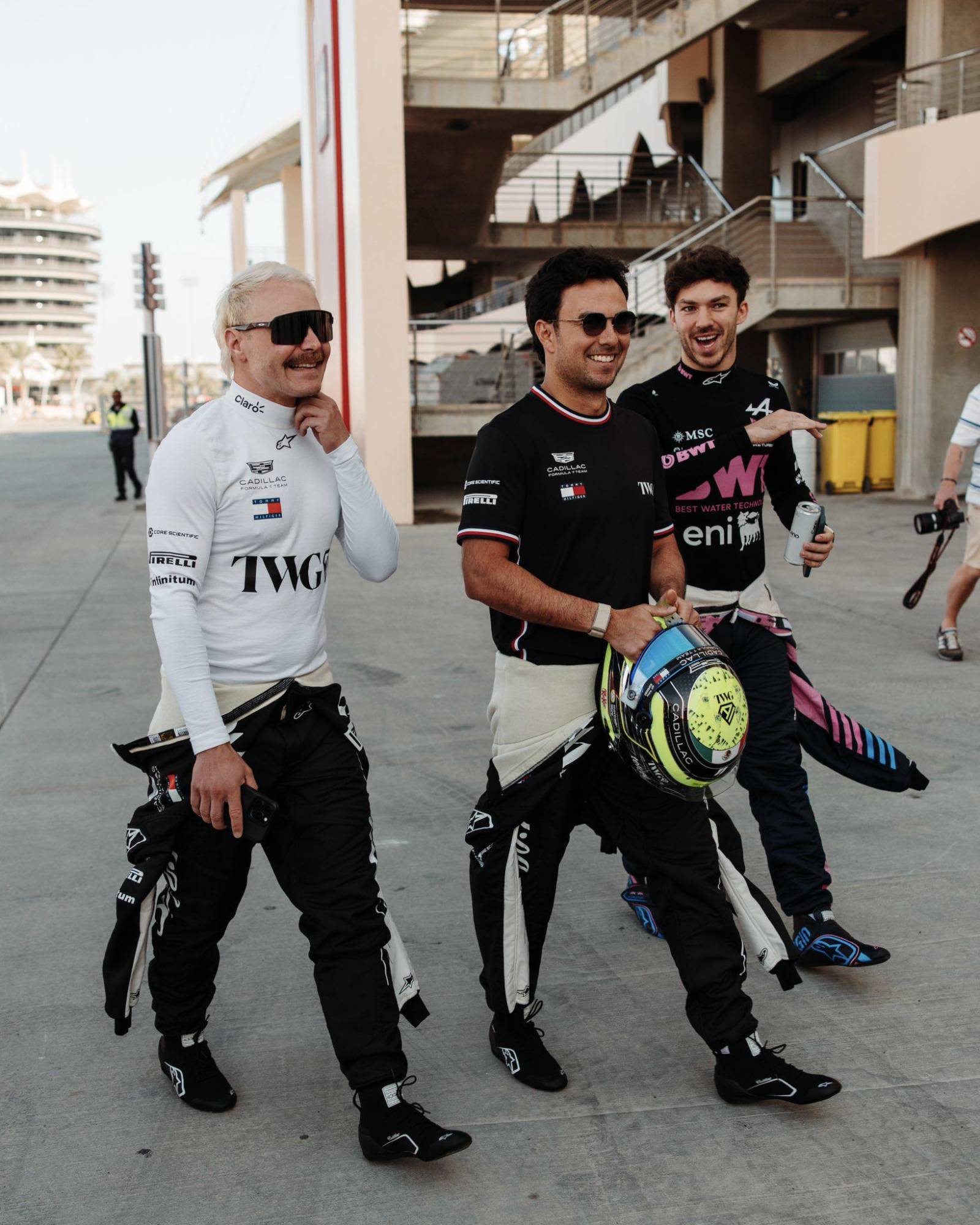 $!Checo Pérez acumula kilómetros en Bahréin, mientras Mercedes marca el ritmo del test F1 2026