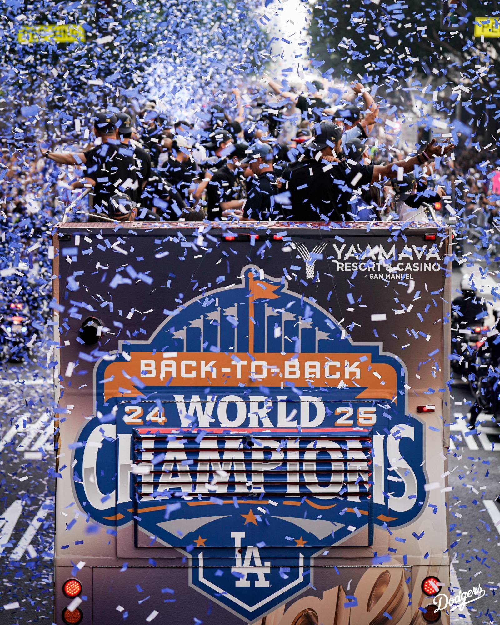 $!Dodgers celebra con su afición el bicampeonato de las Mayores