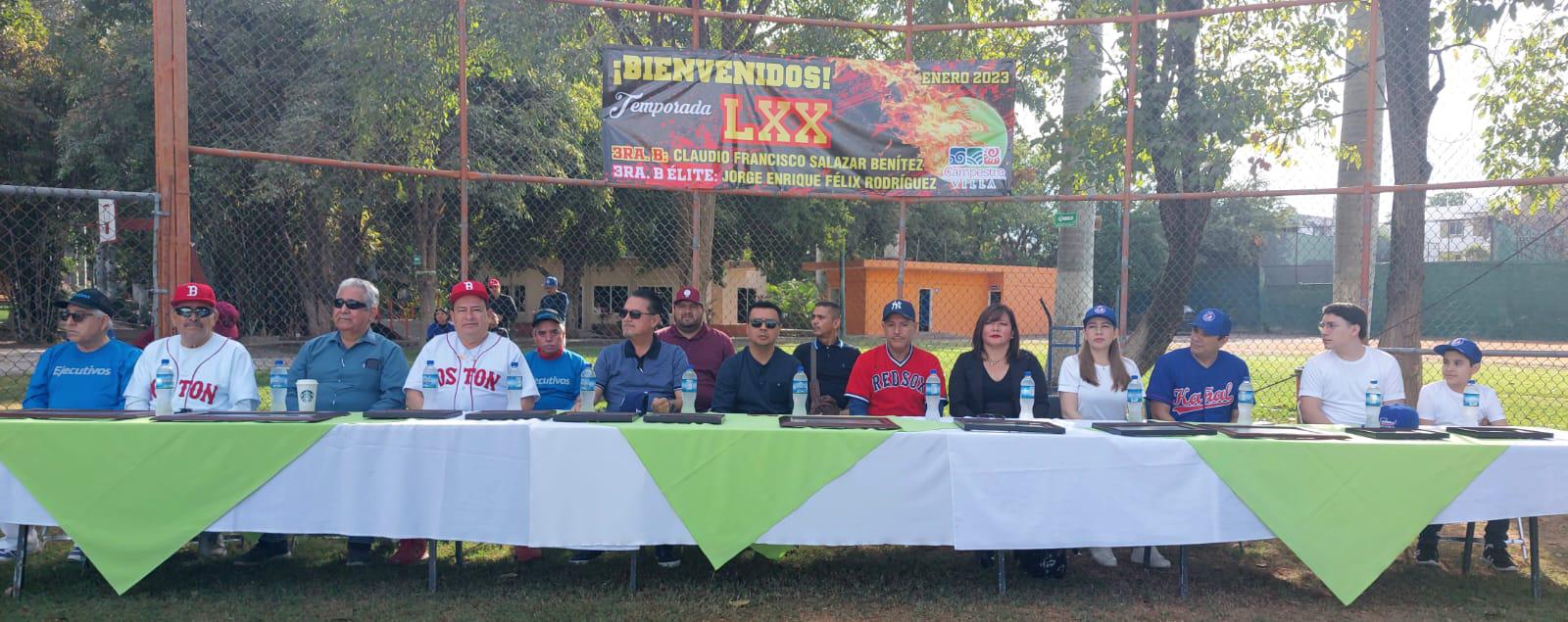 $!La Liga de Tercera Fuerza de softbol del Club Villa Universidad es inaugurada en Culiacán