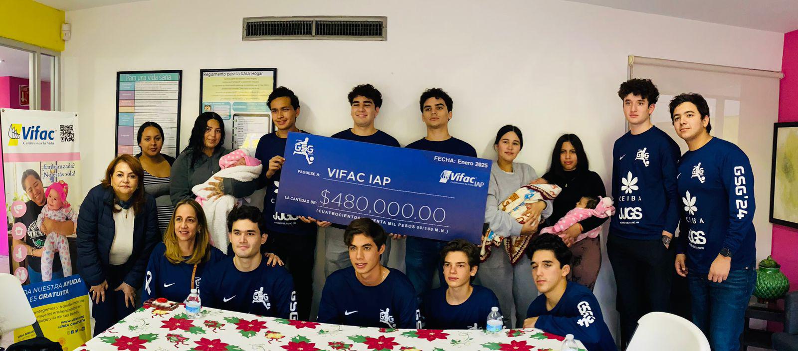 $!Durante la entrega estuvieron presentes madres con sus hijos que reciben en apoyo en esta institución de asistencia privada.