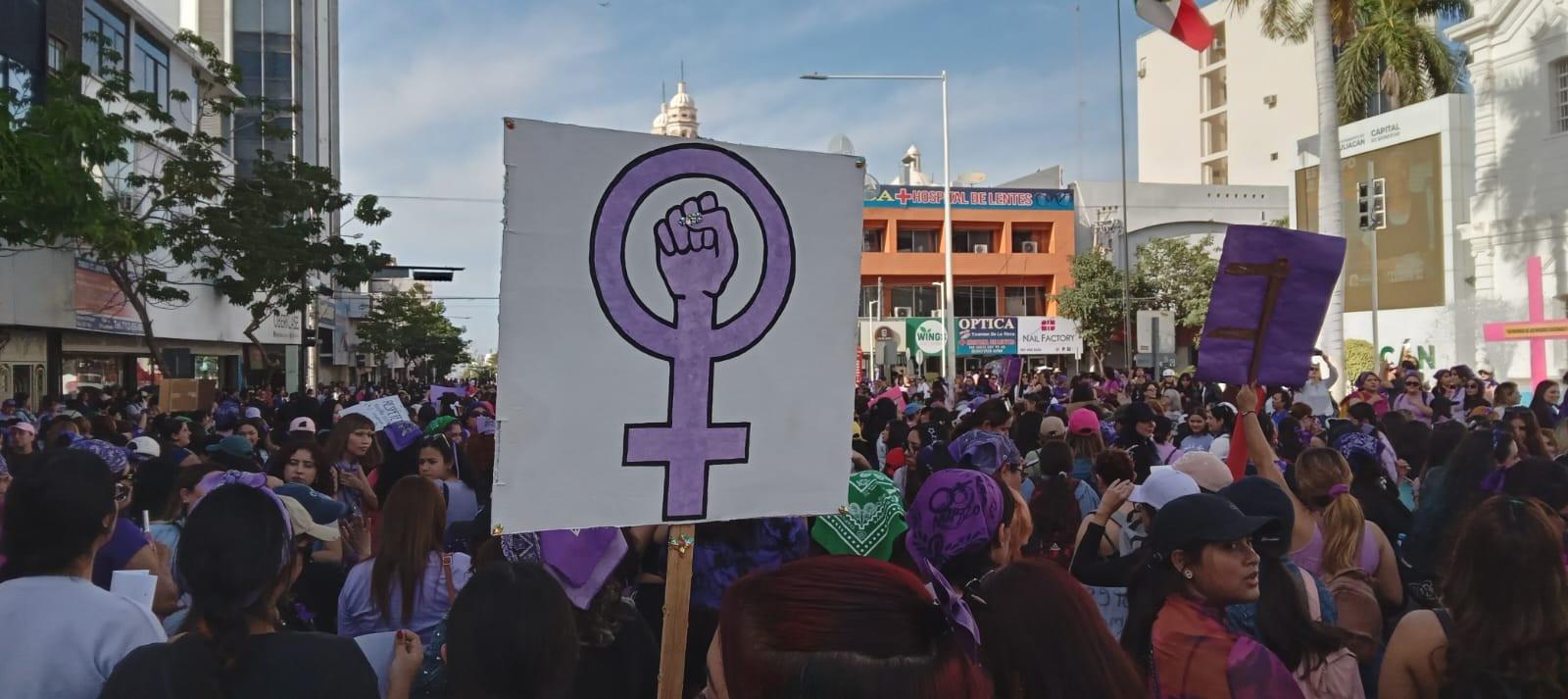 Más de 4 mil mujeres marchan por justicia, equidad, y por sus derechos ...