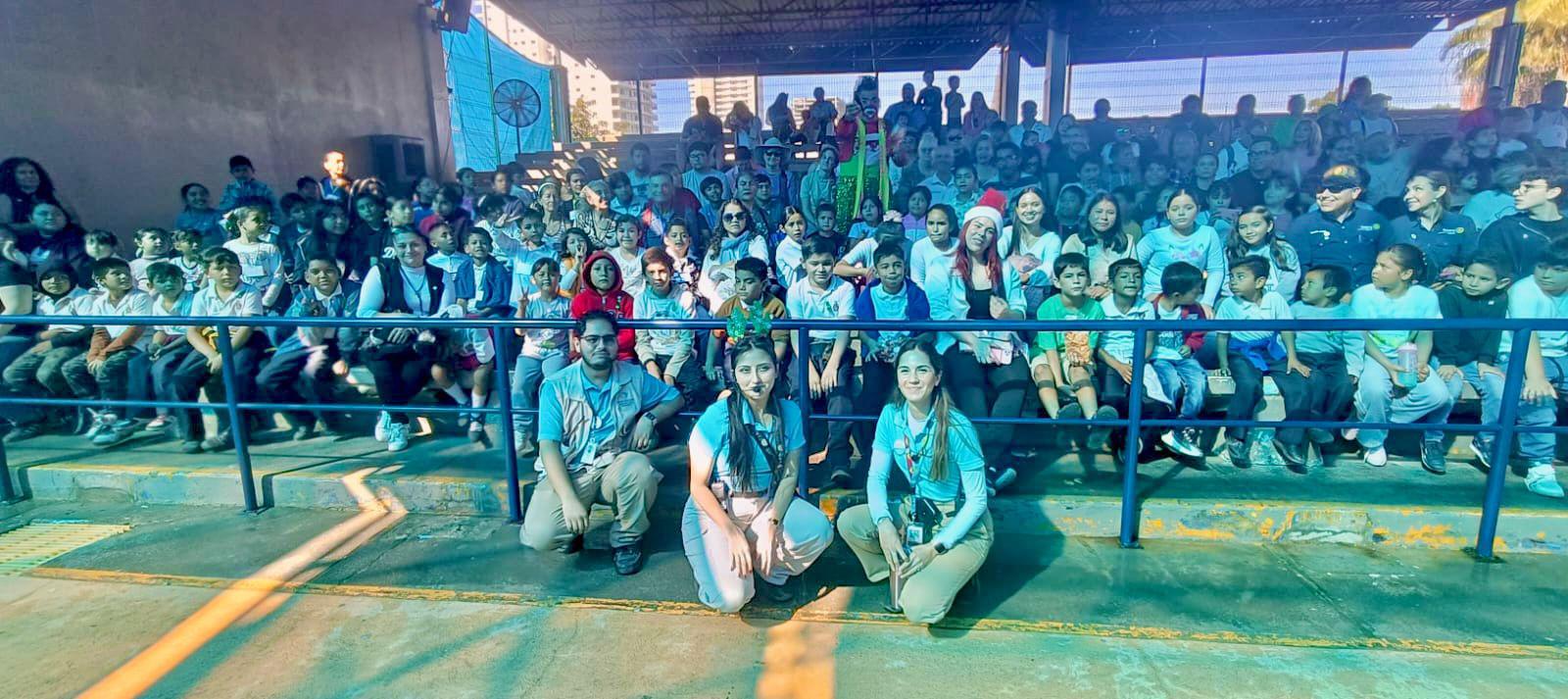 $!Regala Club Rotario una Navidad inolvidable a niñas y niños en el Gran Acuario Mazatlán