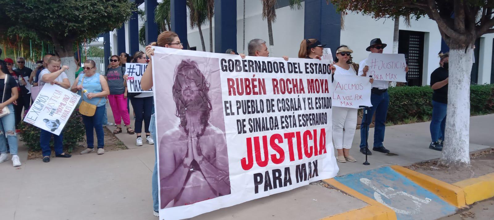 $!Marchan para pedir justicia por Max, el bailarín asesinado en Culiacán