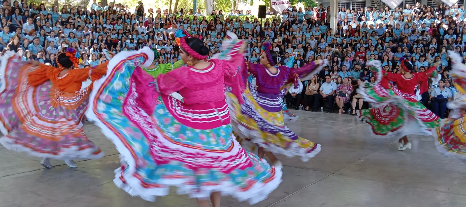 $!Celebran el 76 aniversario de la Escuela Normal de Sinaloa