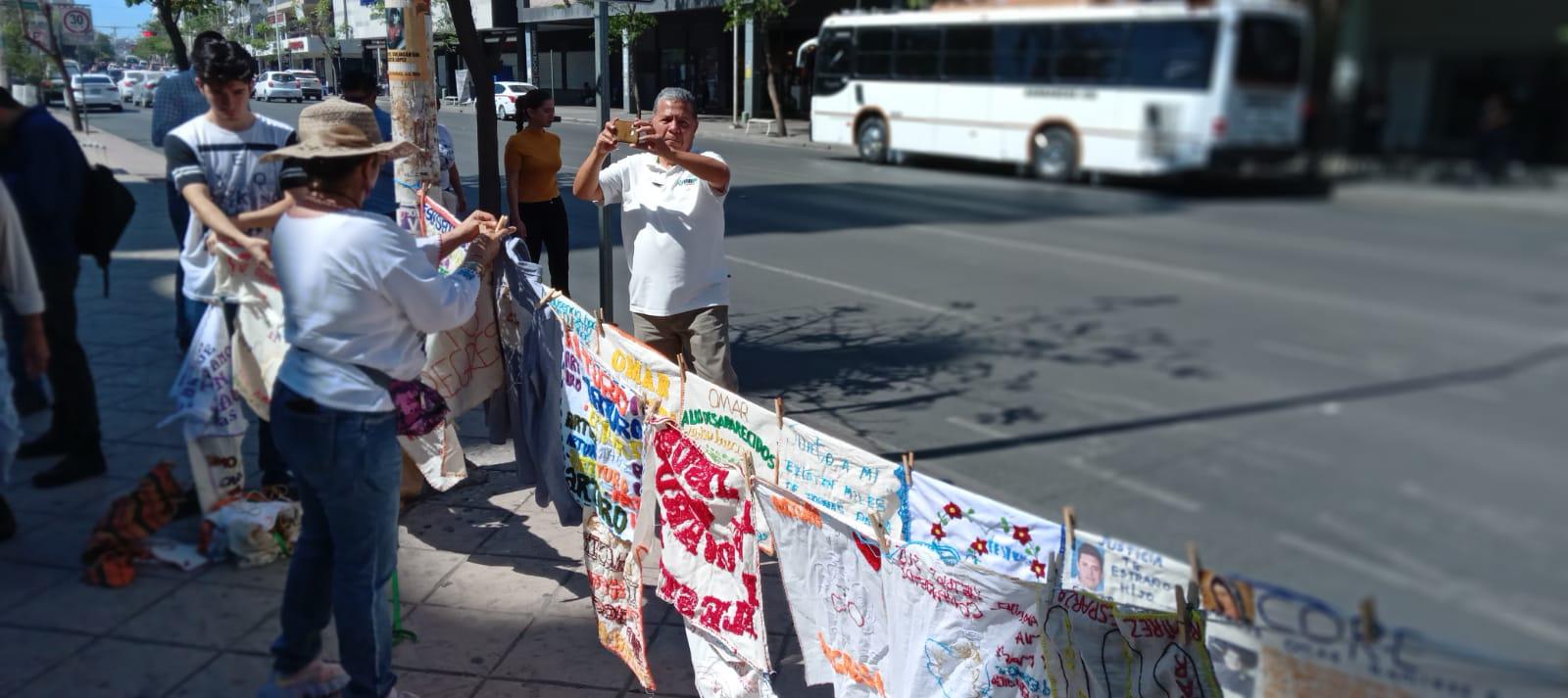 $!‘¿Y nuestros hijos dónde están?’; madres de desaparecidos marchan en Culiacán