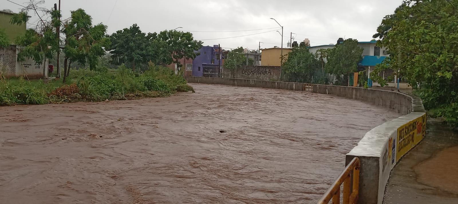 $!Se desborda el arroyo Jabalines en La Foresta; piden ayuda al Gobernador y al Alcalde para muro