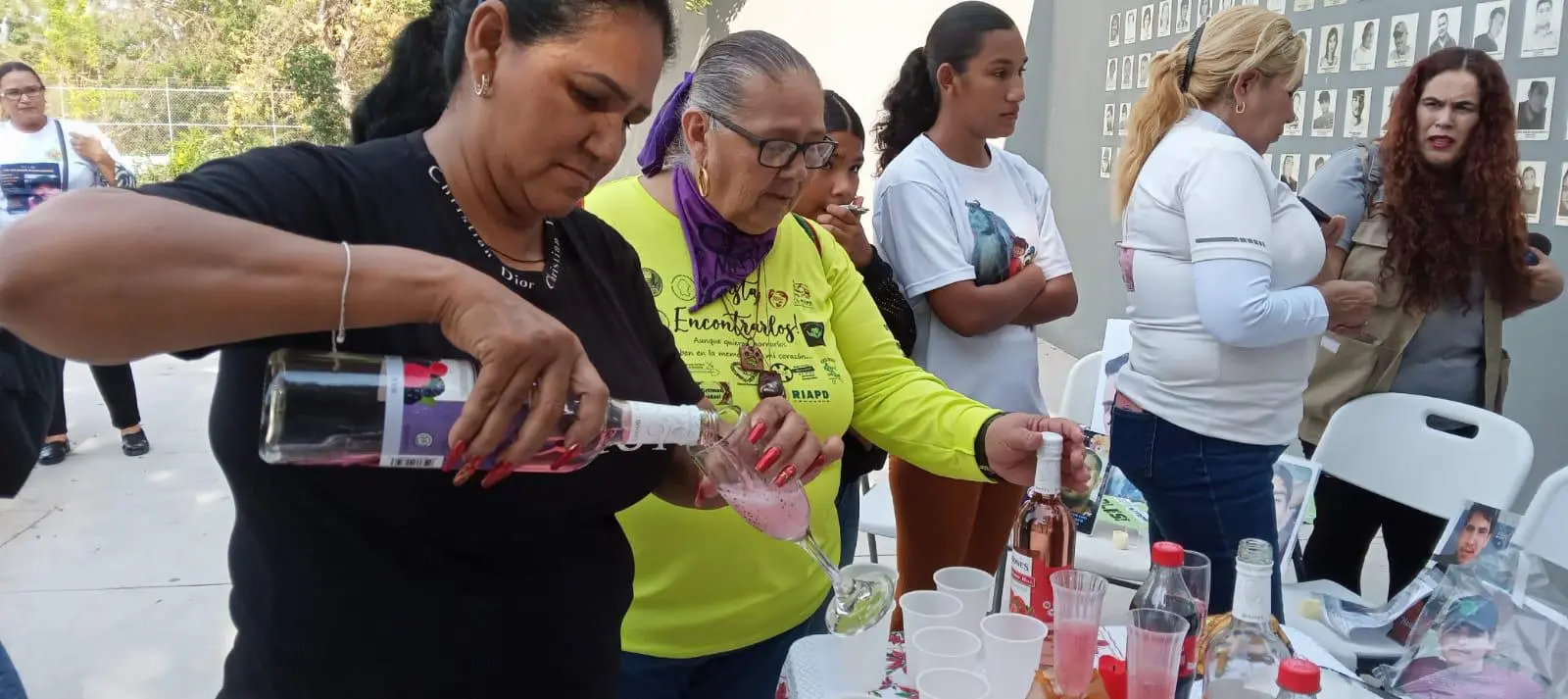 $!Colectivos de búsqueda realizan brindis por la vida de personas desaparecidas en Culiacán