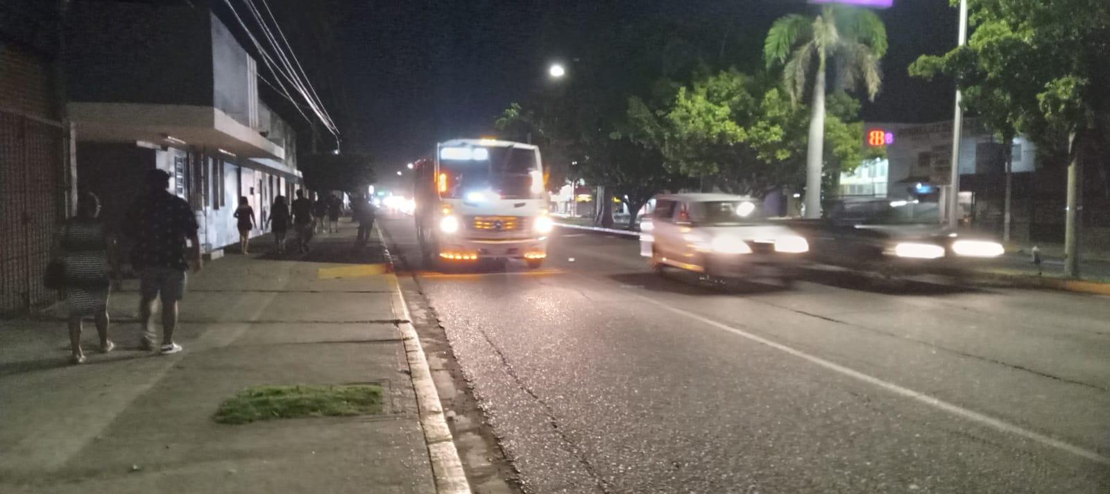 $!Denuncian que camioneros ‘amarran’ temprano y dejan sin servicio a los usuarios en Mazatlán