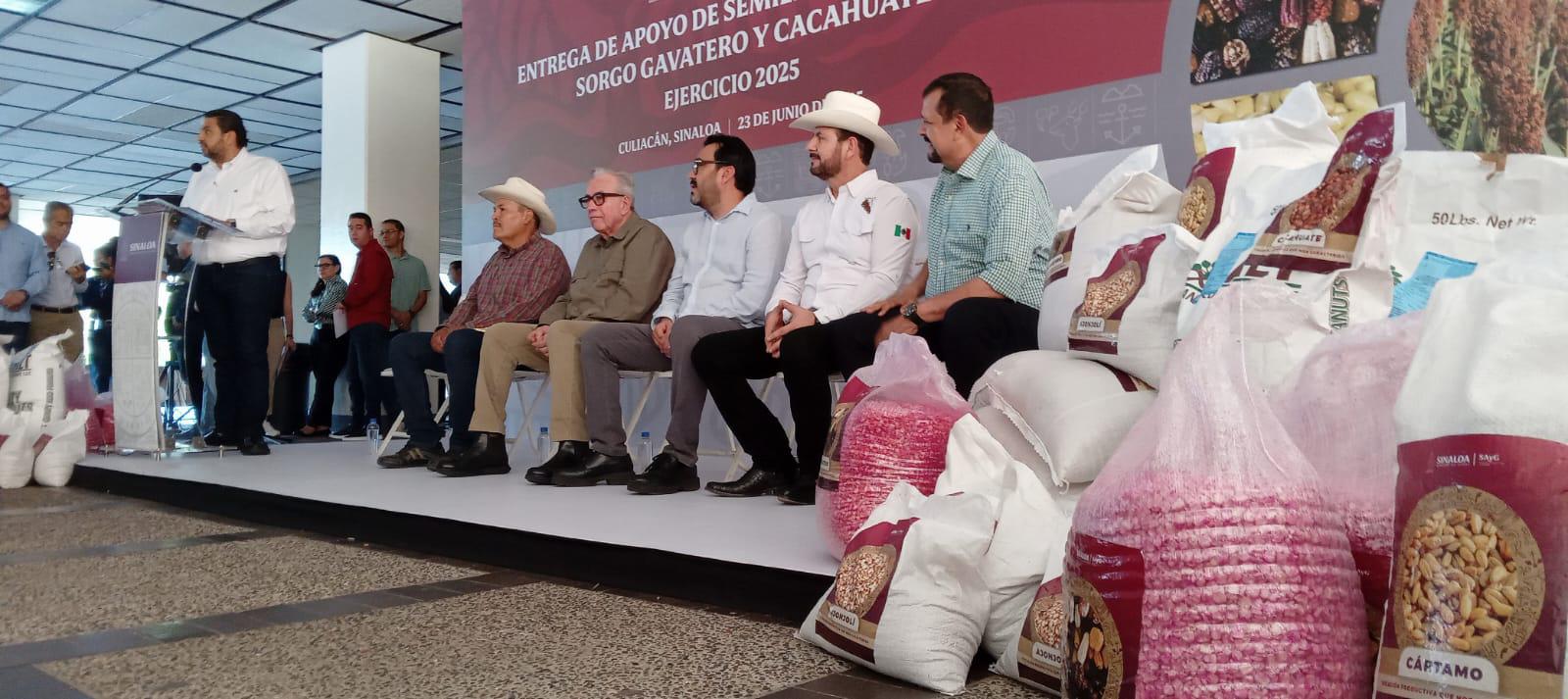 $!Inicia en Sinaloa entrega de semilla a productores de cacahuate, sorgo, maíz nativo, garbanzo y frijol