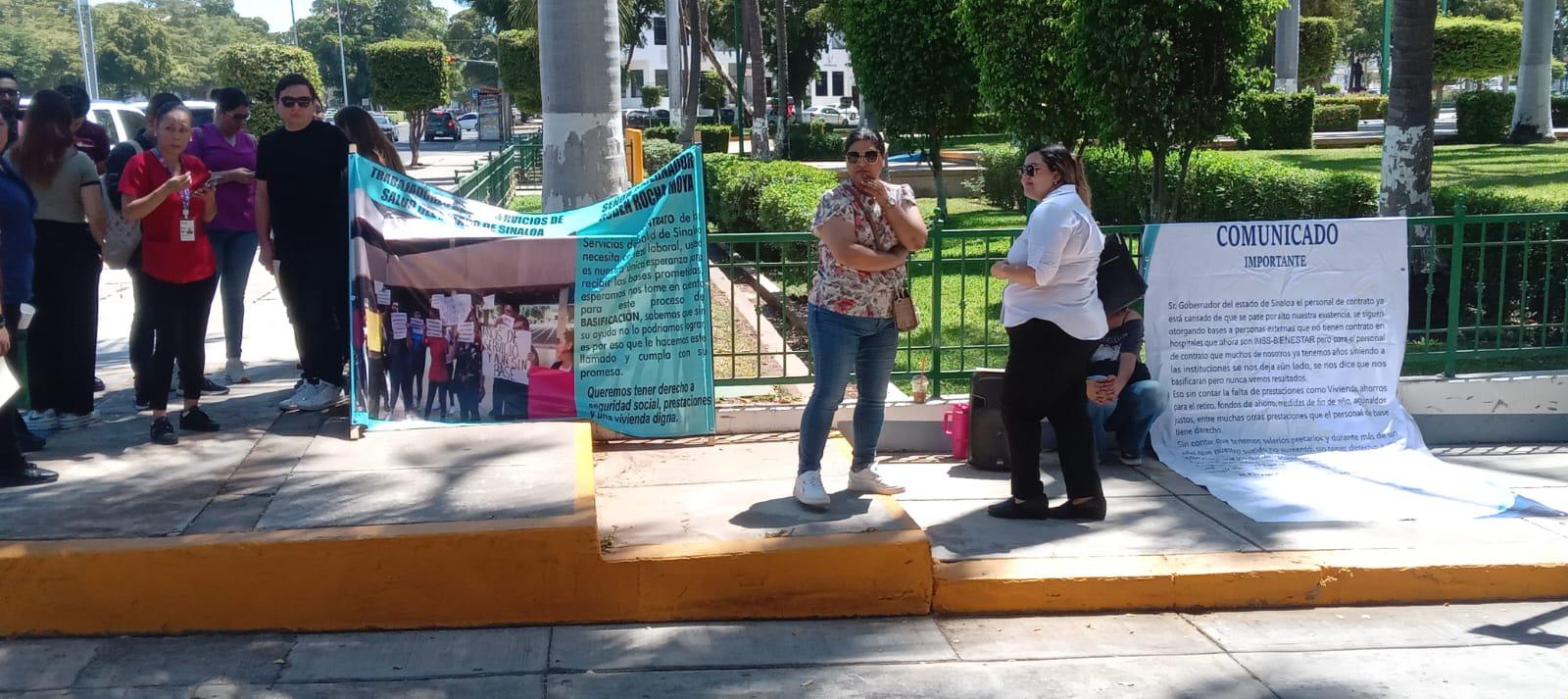 $!Trabajadores de la Secretaría de Salud de Sinaloa se manifiestan desde hace un mes pidiendo plazas