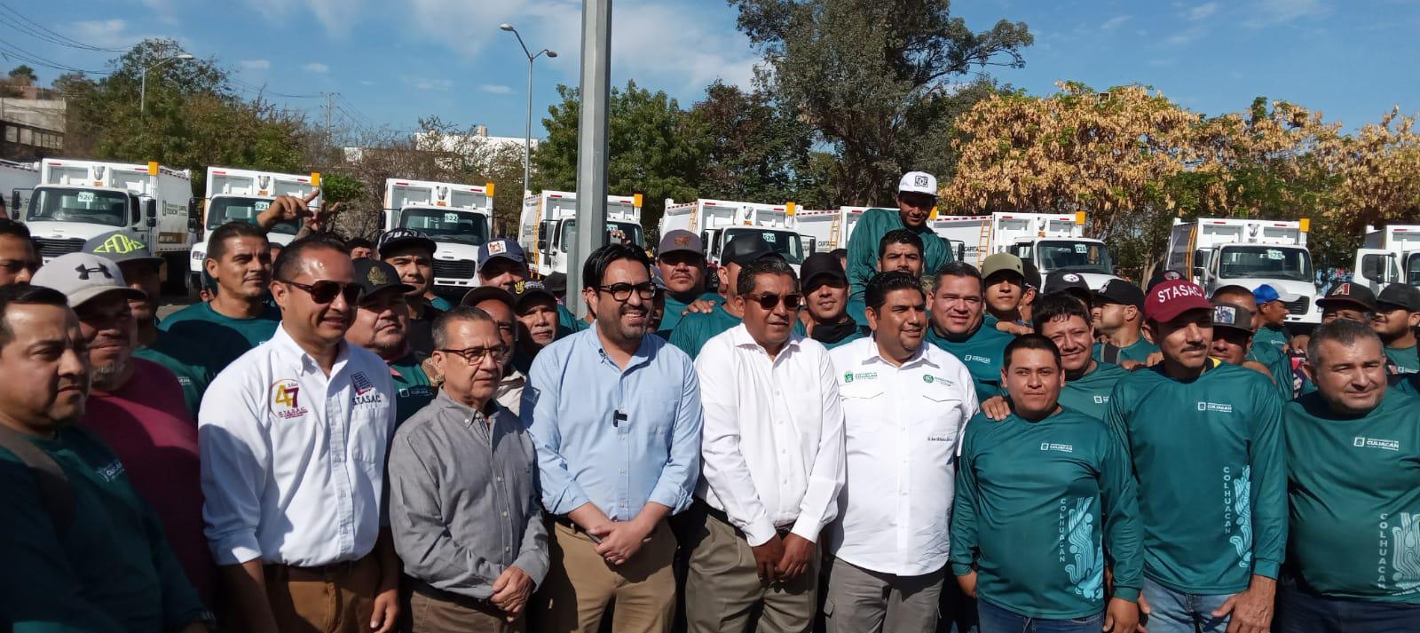$!Entrega Gobierno de Culiacán 40 camiones recolectores de basura