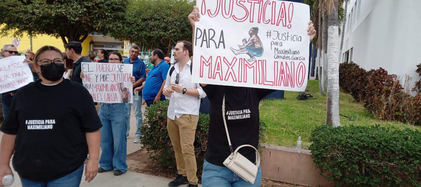 $!Marchan para pedir justicia por Max, el bailarín asesinado en Culiacán