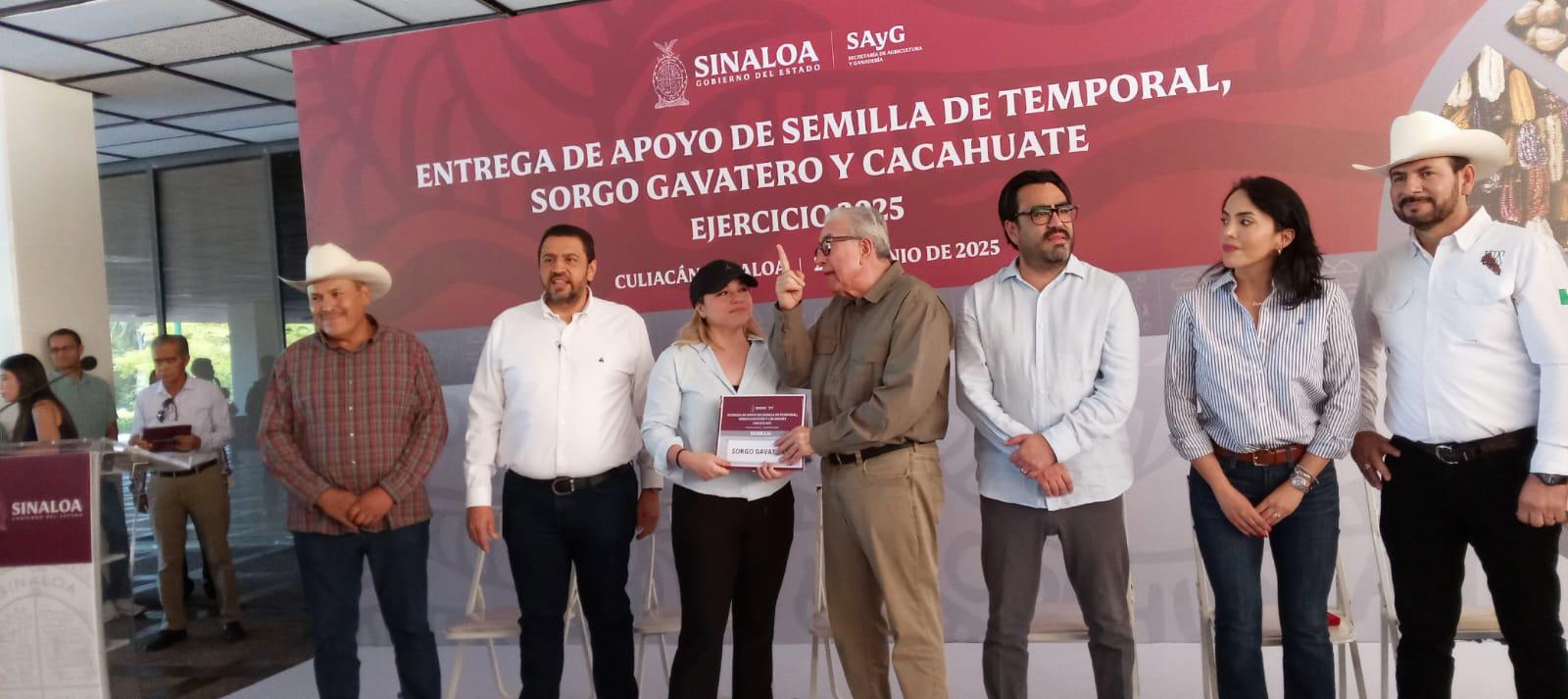 $!Inicia en Sinaloa entrega de semilla a productores de cacahuate, sorgo, maíz nativo, garbanzo y frijol