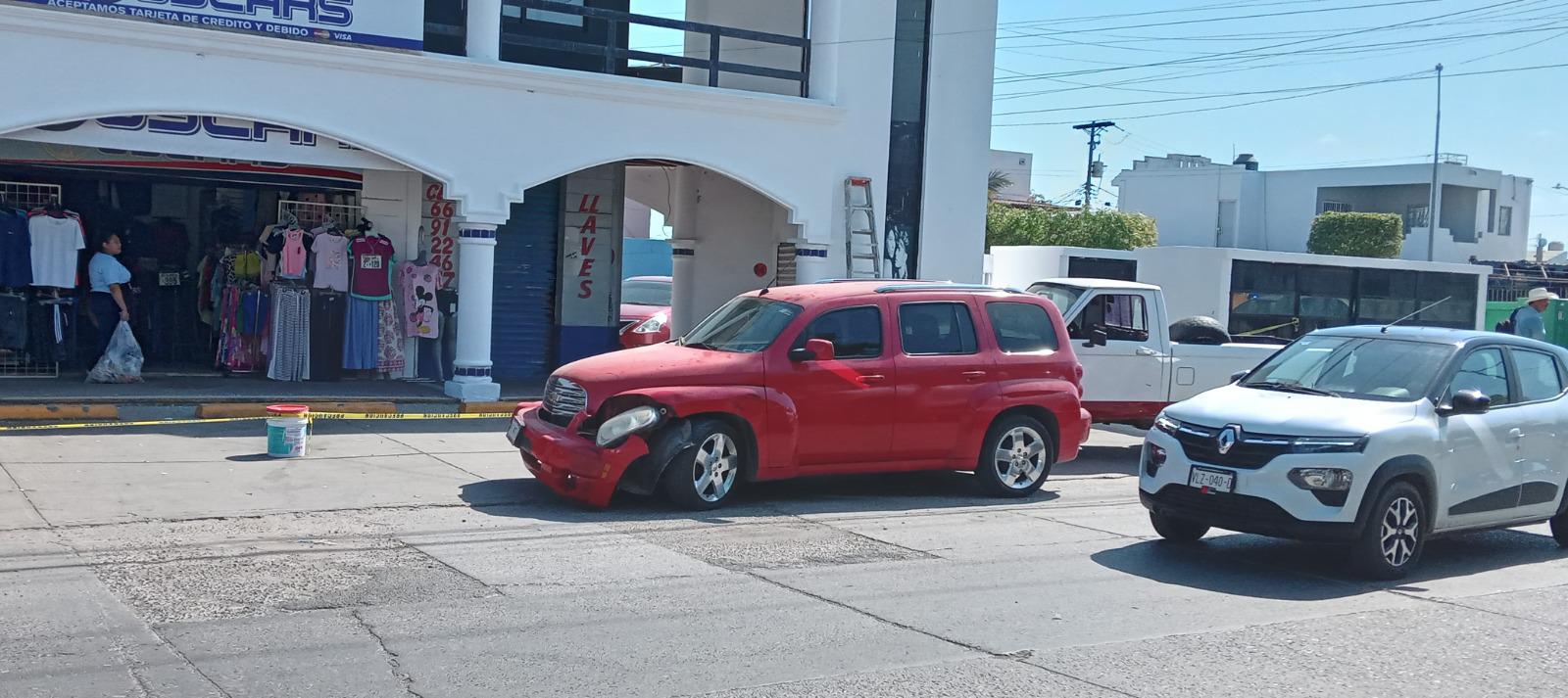 $!Motociclista y automovilista protagonizan choque en Villa Verde, en Mazatlán