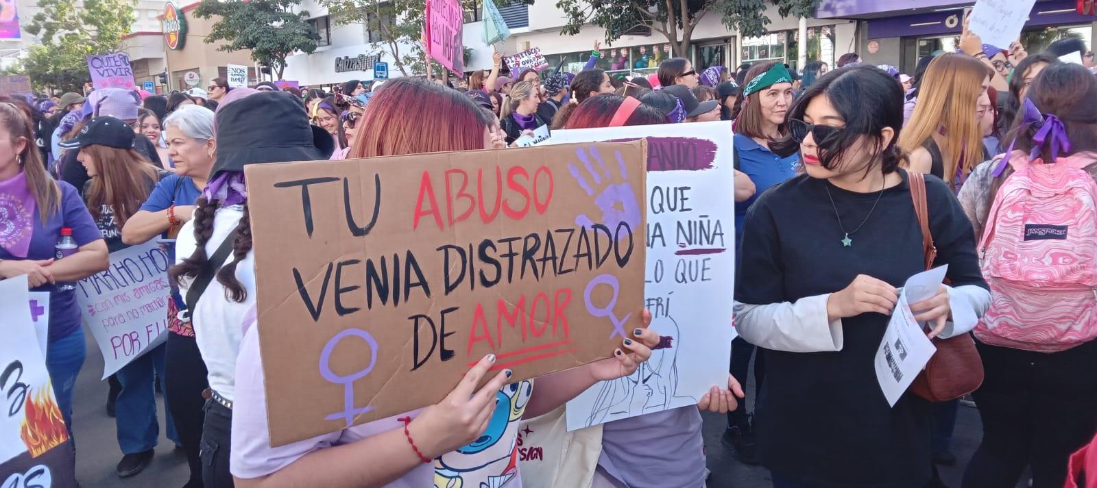 Más de 4 mil mujeres marchan por justicia, equidad, y por sus derechos ...