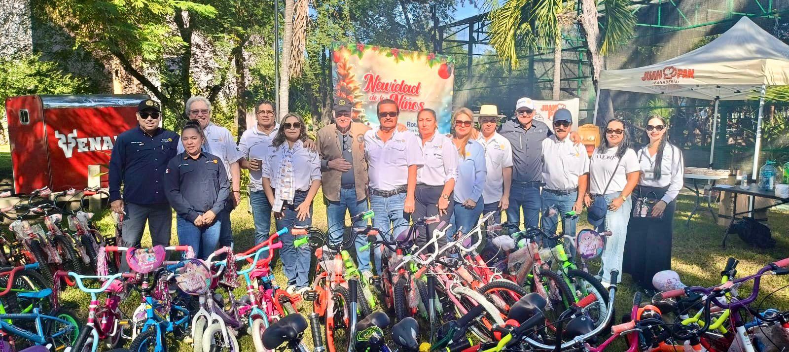 $!Regala Club Rotario una Navidad inolvidable a niñas y niños en el Gran Acuario Mazatlán