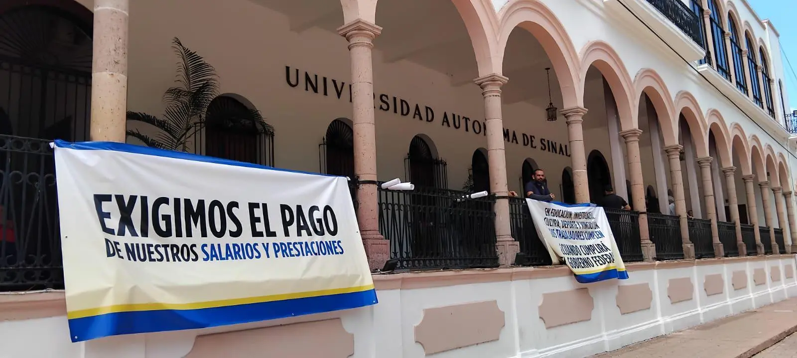 $!Paraliza la UAS labores en todo el Estado; exigen el pago de salarios y recursos federales