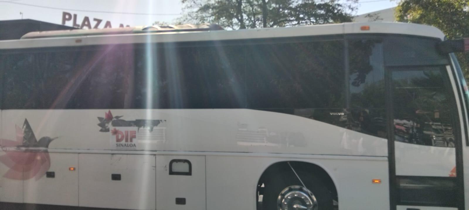 $!Con camiones del Cobaes, Conalep y DIF, llenan evento deportivo del Gobierno de Sinaloa