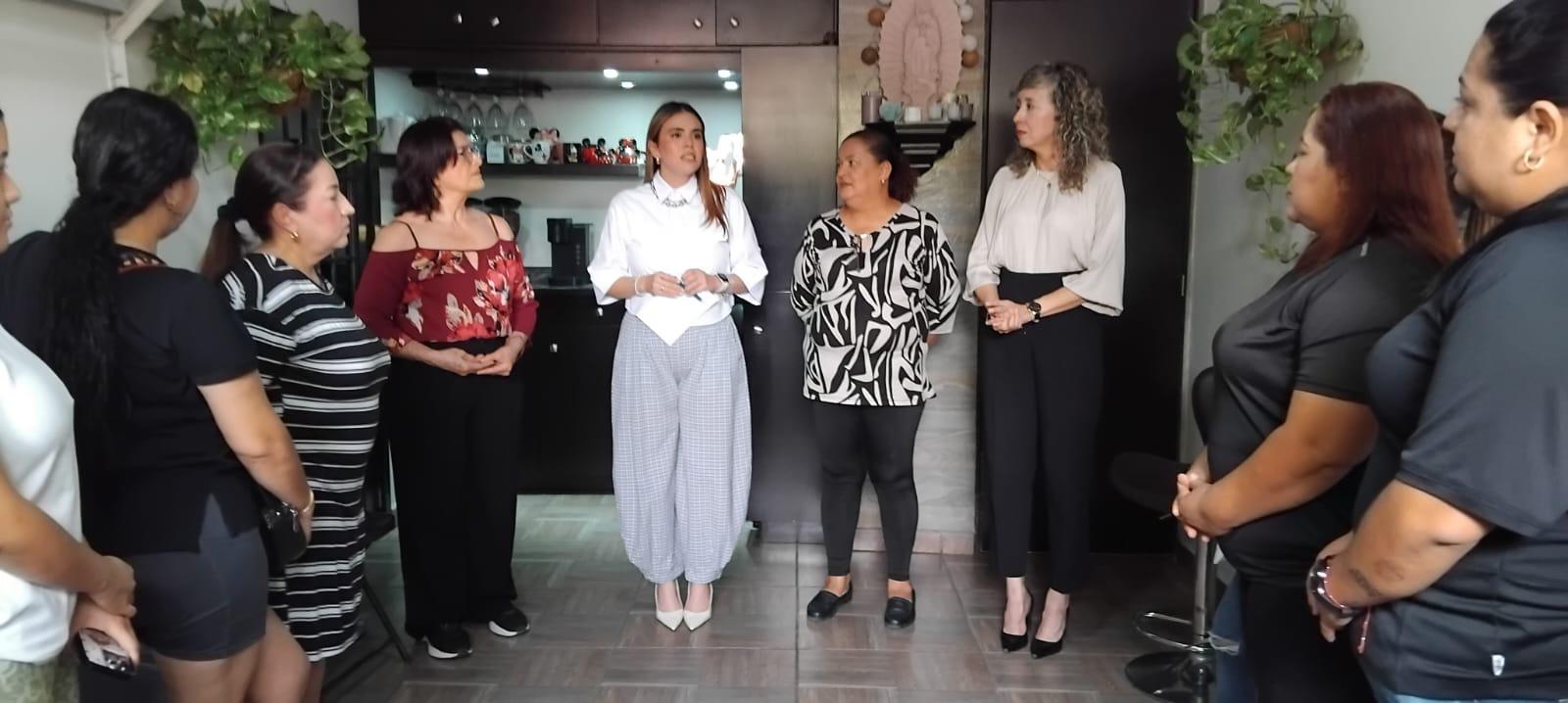 $!Entrega Ayuntamiento de Culiacán apoyo de 141 mil pesos a emprendedoras