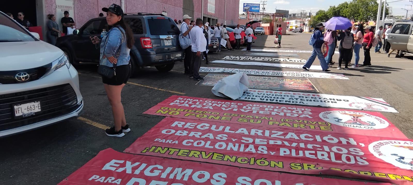 $!Diversos sectores se manifiestan en espacios públicos de Culiacán para exigir respuestas a las autoridades