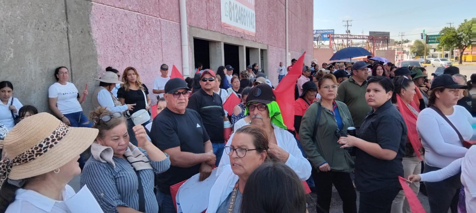 $!Diversos sectores se manifiestan en espacios públicos de Culiacán para exigir respuestas a las autoridades