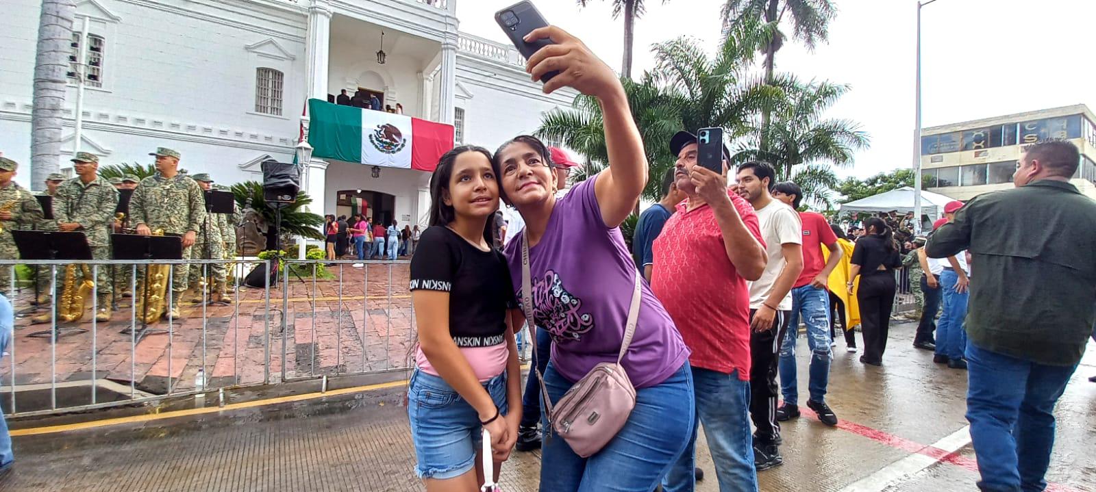 $!Baja afluencia marca desfile por la Independencia de México en Culiacán