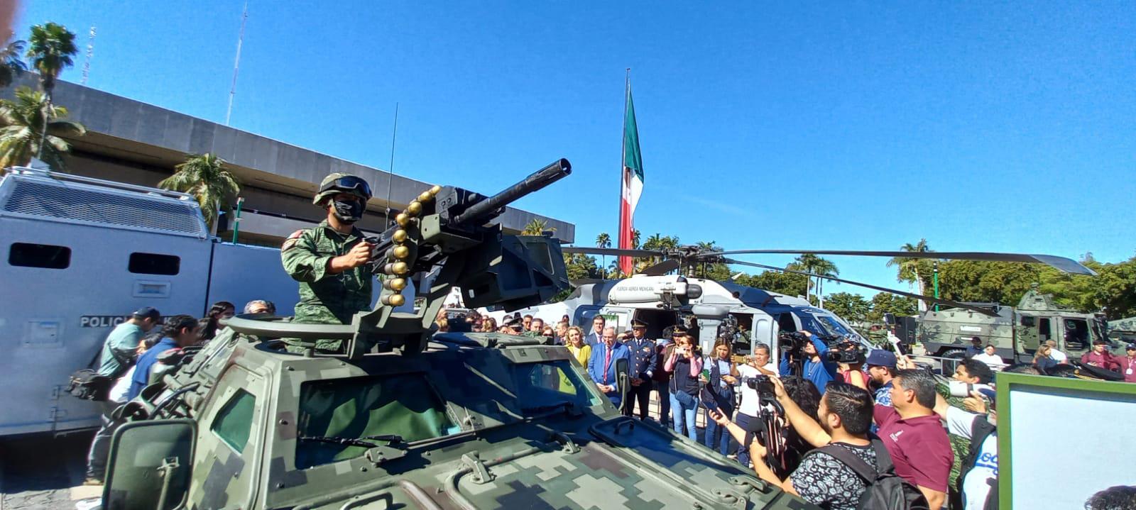 $!Inaugura Ejército la exposición ‘La Gran Fuerza de México’, en Palacio de Gobierno, en Culiacán