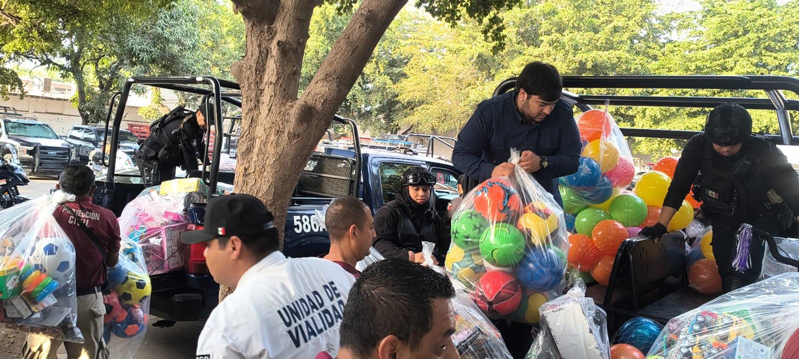 $!Programa ‘Poli Claus 2025’ llevará 11 mil juguetes y sonrisas a niños en sectores vulnerables de Ahome