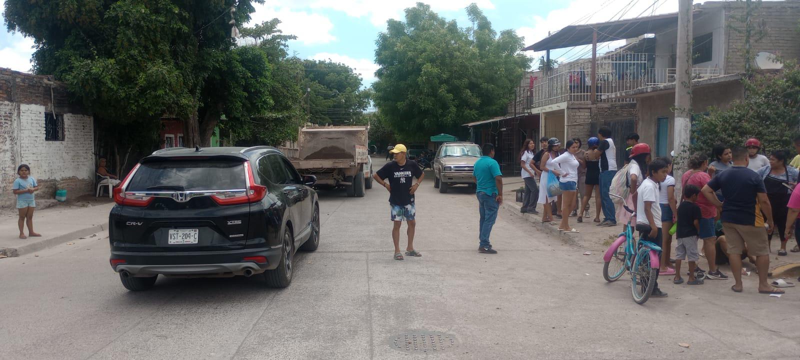 $!Resultan lesionados dos menores al chocar en motocicleta, en Escuinapa