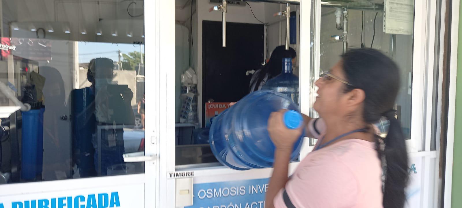 $!Comercios de Mazatlán temen se extienda el desabasto de agua, porque tendrán pérdidas