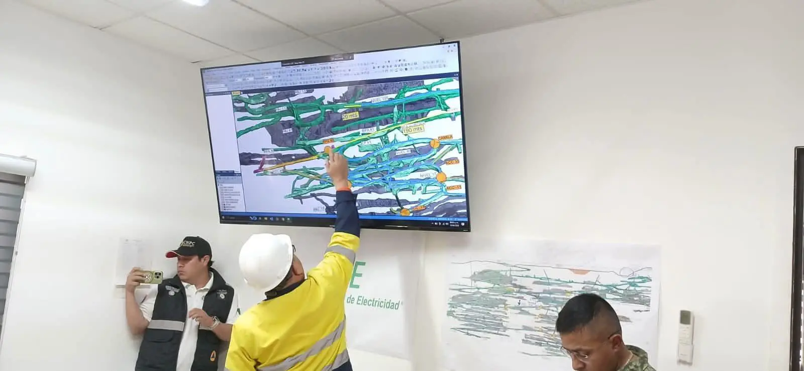 $!Mantienen avance en búsqueda del último minero atrapado en mina de Rosario