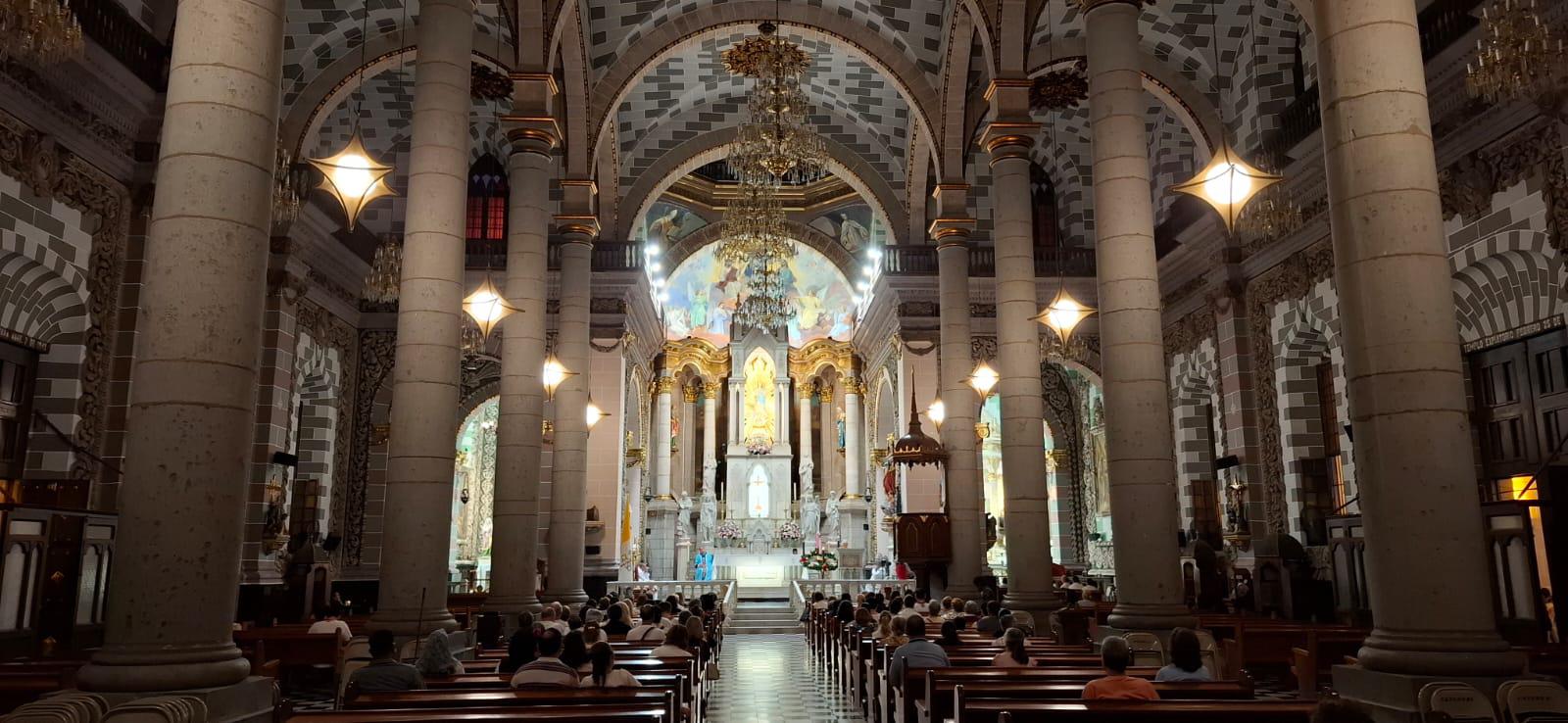 $!Continúa Catedral Basílica de Mazatlán sus festejos patronales con nueva peregrinación