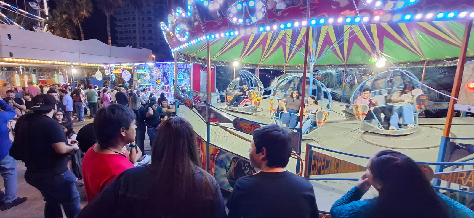 $!Villa Navideña sigue atrayendo a miles de mazatlecos; en Navidad fue visitada por 23 mil personas