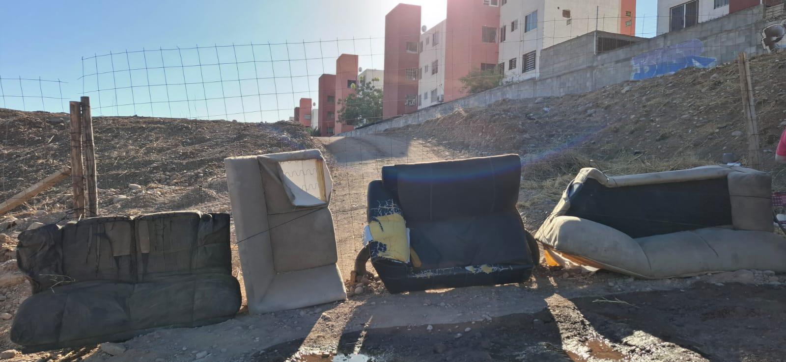 $!Manifestación detiene construcción de vivienda de interés social en Cumbres del Sur, en Culiacán