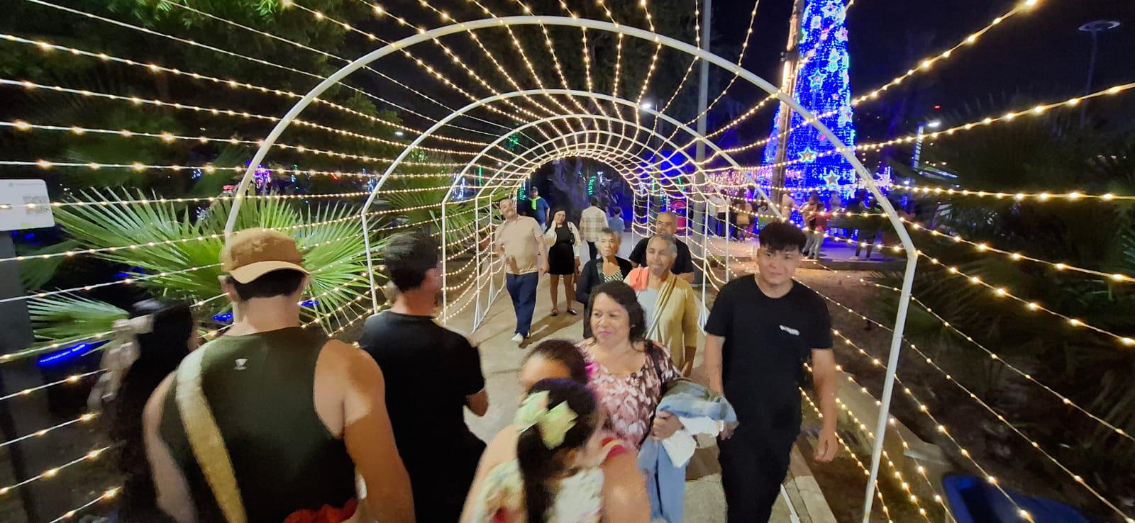 $!Villa Navideña sigue atrayendo a miles de mazatlecos; en Navidad fue visitada por 23 mil personas