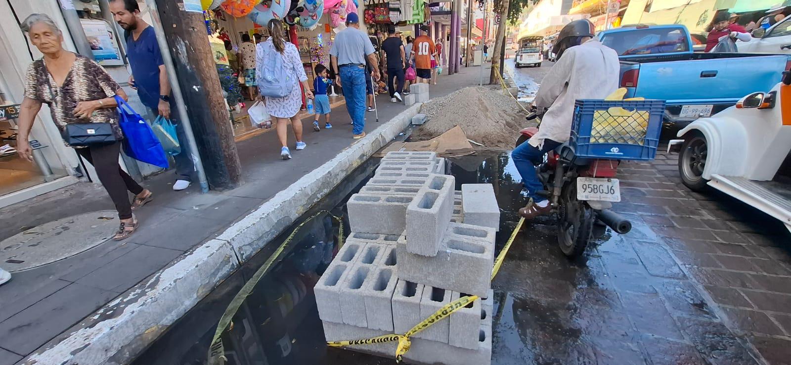 $!Proyecto de electrificación del mercado Pino Suárez lleva avance del 20% y estaba autorizado: locatarios