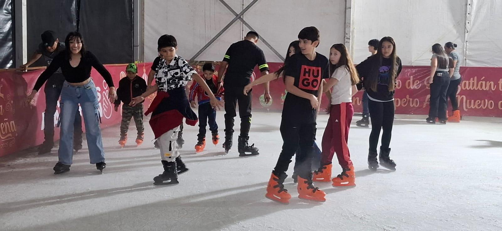 $!Villa Navideña sigue atrayendo a miles de mazatlecos; en Navidad fue visitada por 23 mil personas