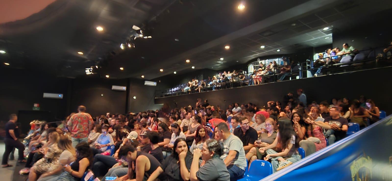 $!El teatro de la UAS lució lleno.