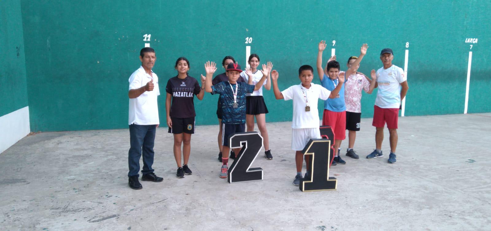 $!‘Cimbran’ los muros del frontón de la Sahop con torneo relámpago