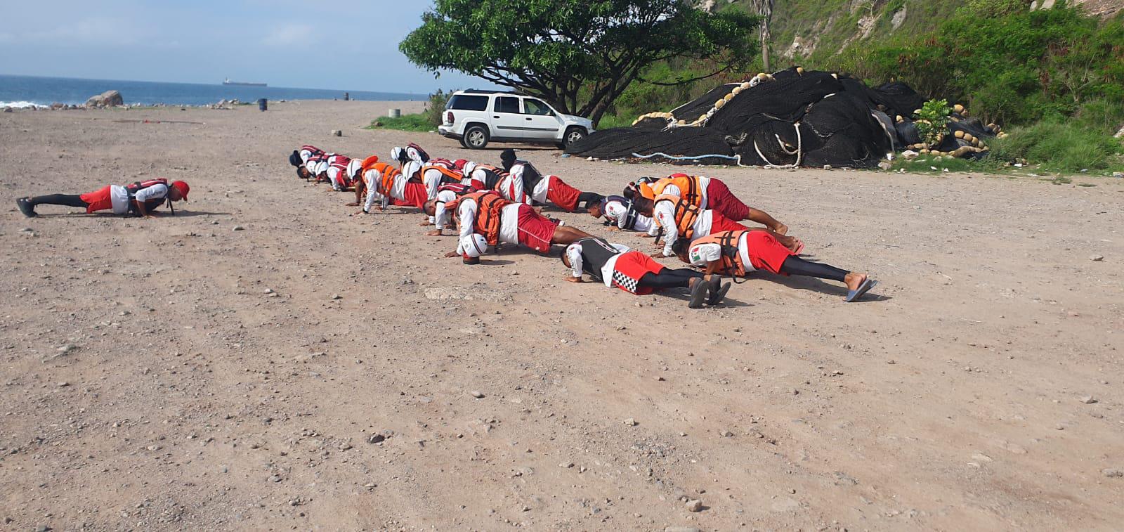 $!Ante las vacaciones y lluvias; elementos de salvavidas se actualizan en técnicas de rescate en aguas rápidas