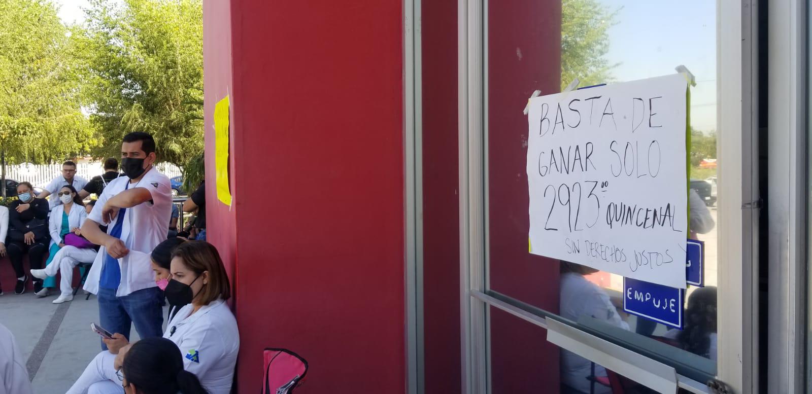 $!Paran labores en el Hospital de la Mujer en Culiacán; trabajadores de contrato exigen basificación