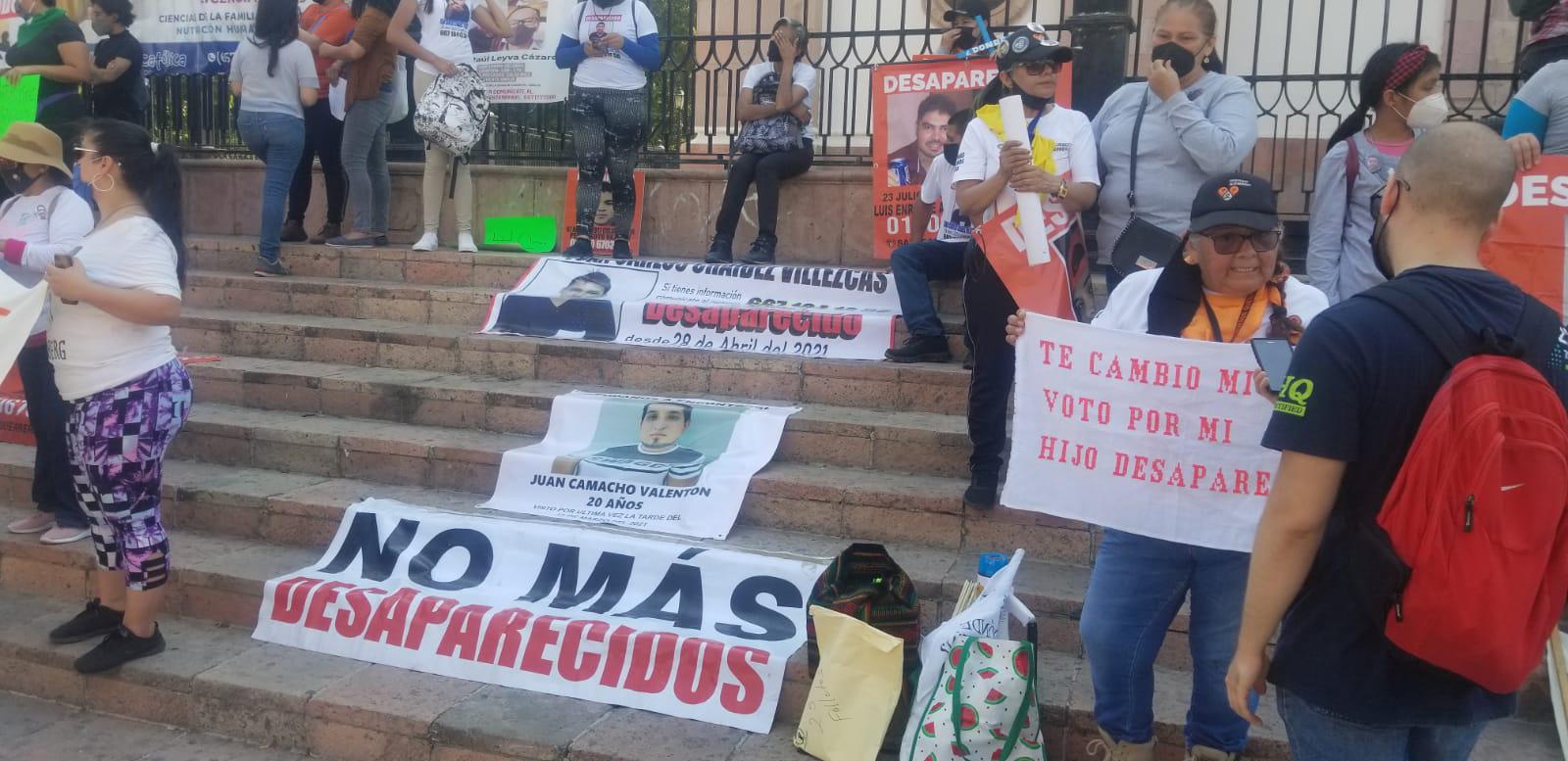 $!Sabuesos Guerreras realiza memorial en Catedral de Culiacán por víctimas de desaparición forzada