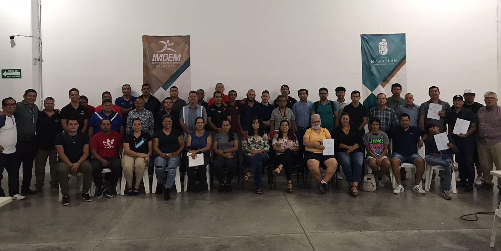 $!Se gradúa segunda generación del Curso para Entrenadores Imdem 2022