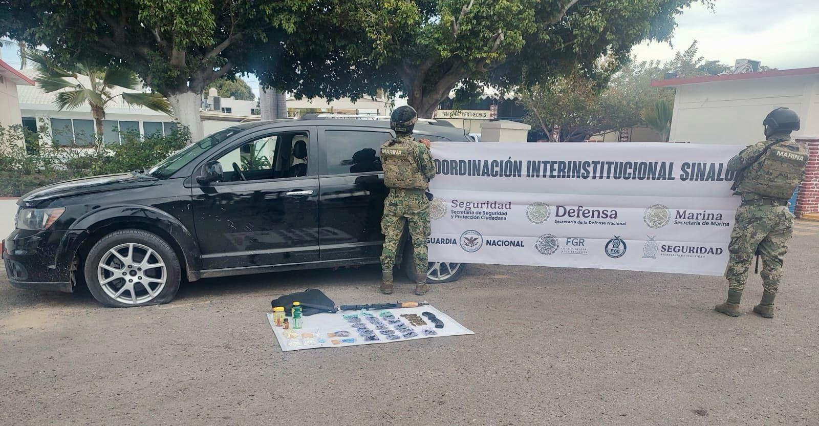 $!Aseguran en Mazatlán máquinas tragamonedas, vehículo, arma y municiones